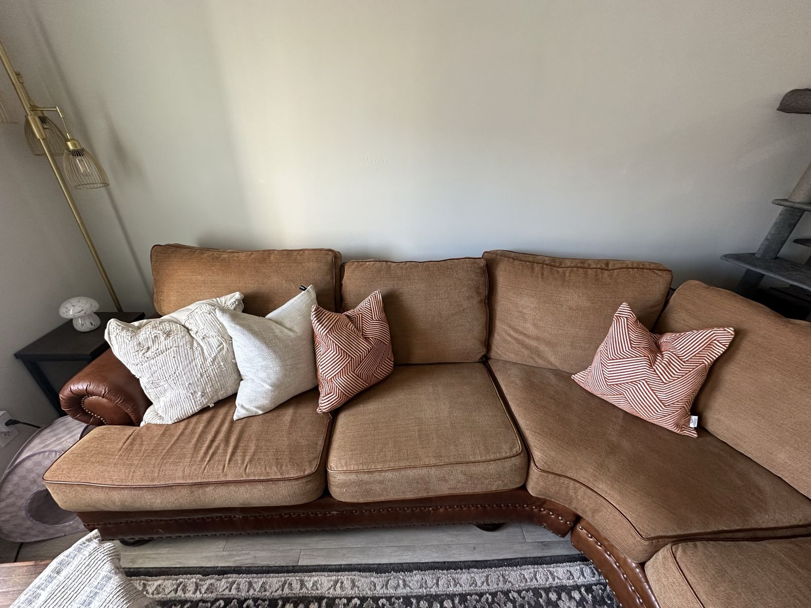 Main image 2