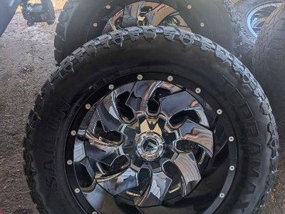 Fuel Wheels and Sailun Terramax RT Tires Set