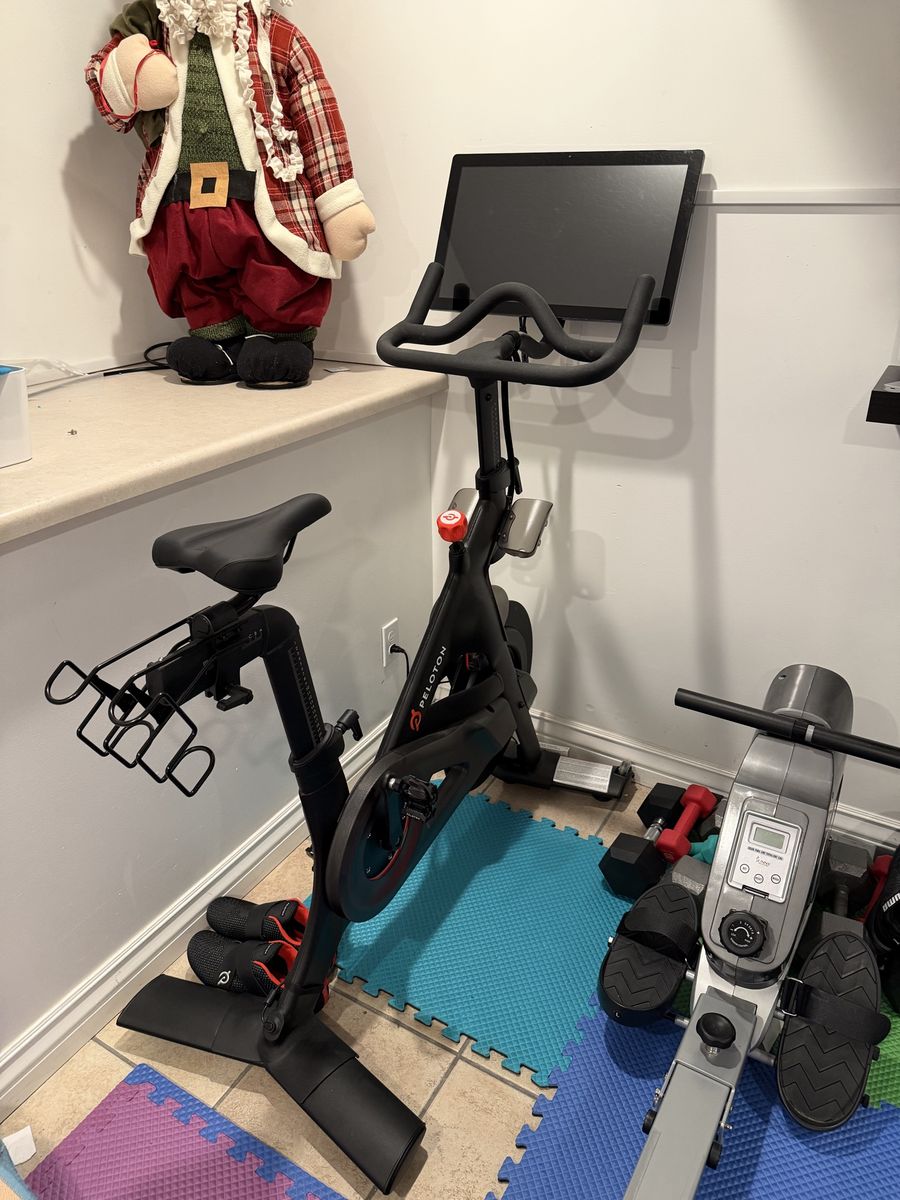 Peloton Bike. Great condition.