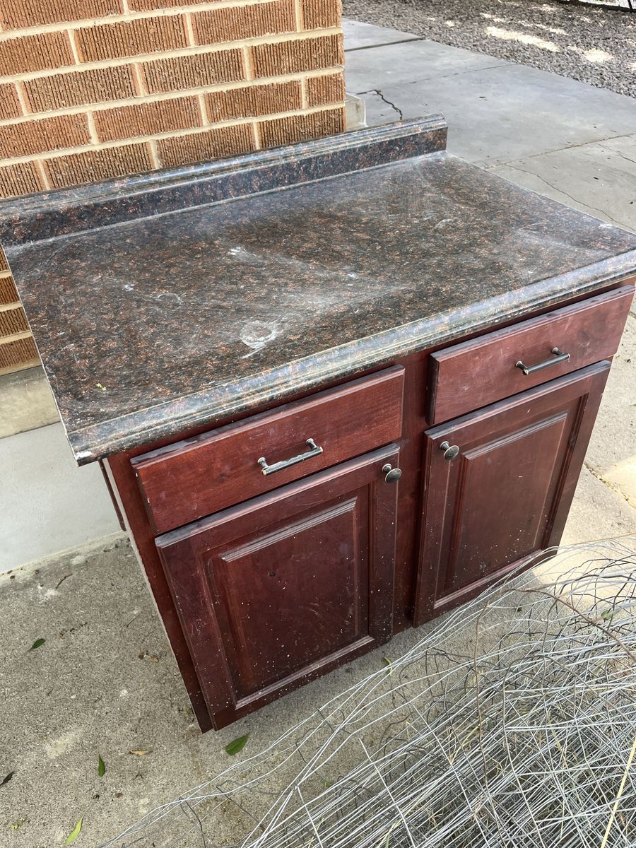 Home garage workbench cabinet and metal wire fencing $25for all located in Holladay