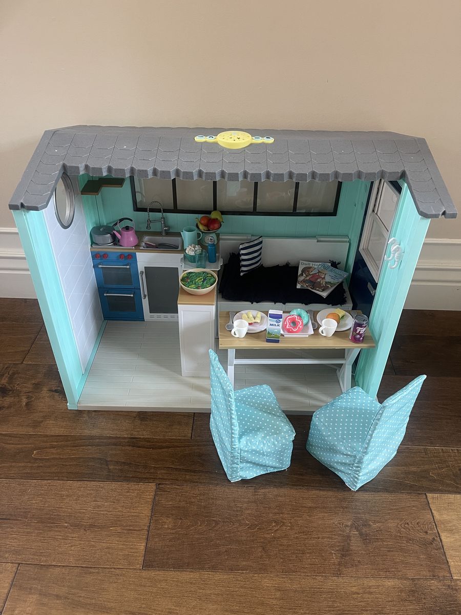 Our Generation Seaside Beach House for 18 Inch Dolls