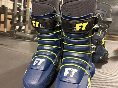 Full Tilt Tom Wallisch Pro Ski Boots- Size 27.5