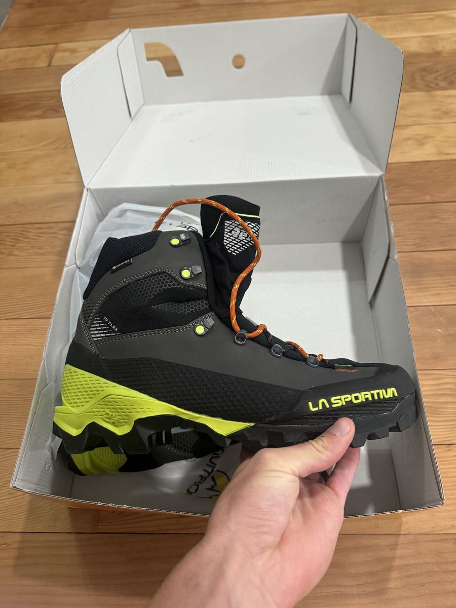 La Sportiva Aequilibrium LT GTX Mountaineering Boots Carbon/Lime Size 44