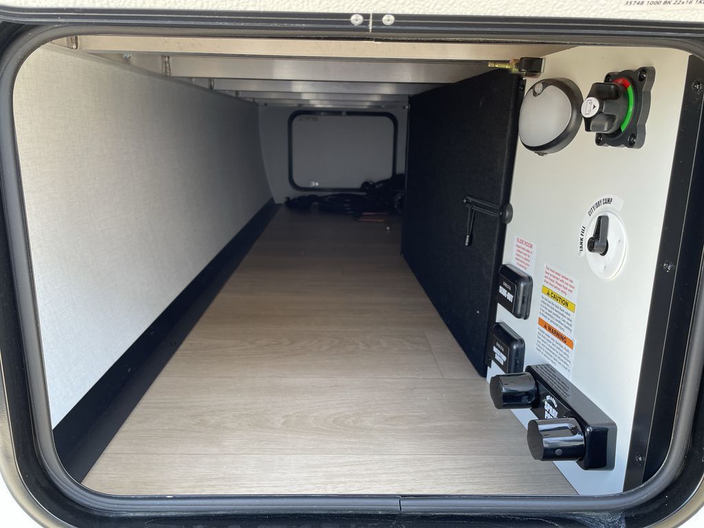Main image 6
