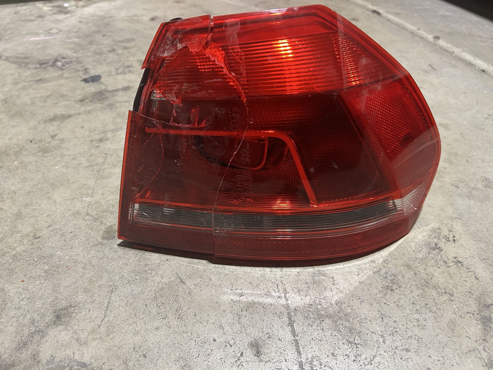 Volkswagen Passat Tail Light