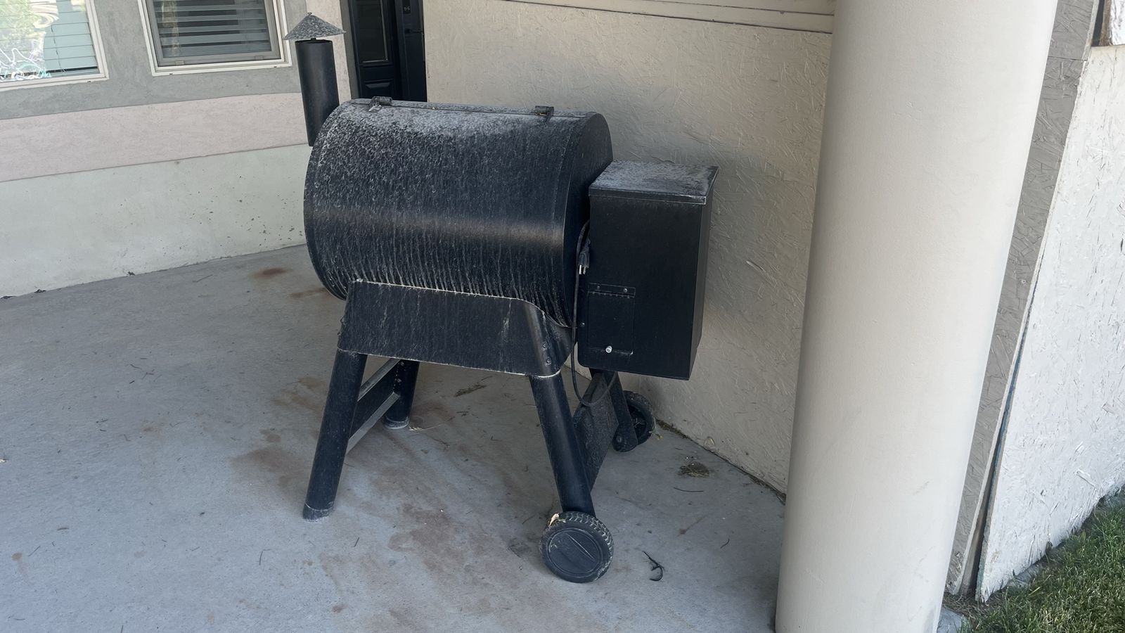 Traeger Pro Series 34 Pellet Grill Smoker - Used, Good Condition