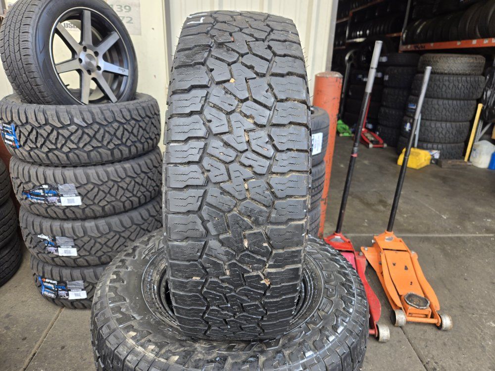 SET LT265/75R16 FALKEN WILDPEAK A/T