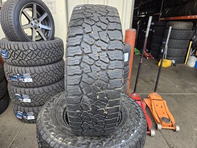 SET LT265/75R16 FALKEN WILDPEAK A/T