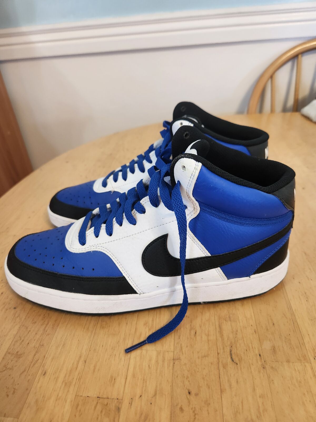 Men's Nike Court Vision Mid Sneakers size 10