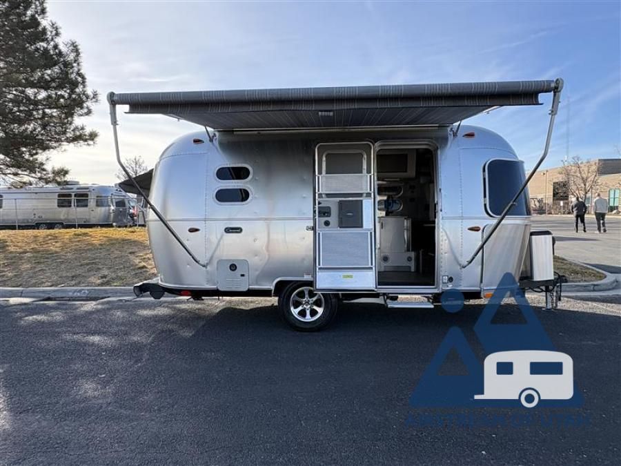 PRE OWNED 2022 AIRSTREAM Caravel 19CB
