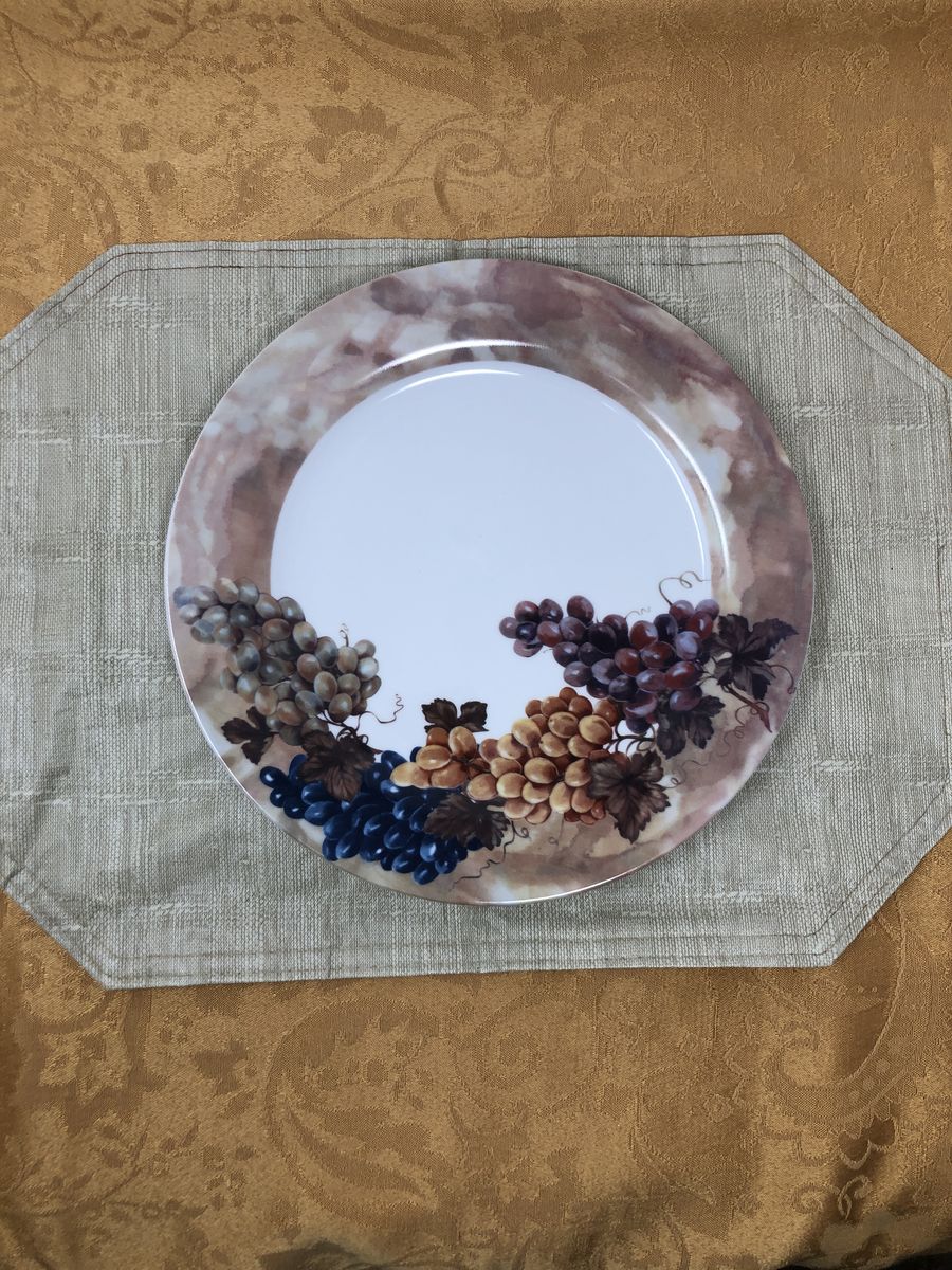 Decorative Cake Plate with Replacement Cake Knife – Light Purple & White Grape Design