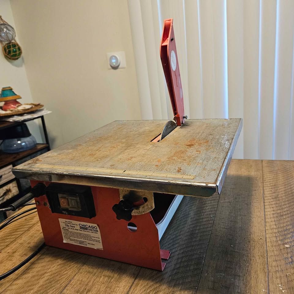 Wet Tile Saw - Chicago brand