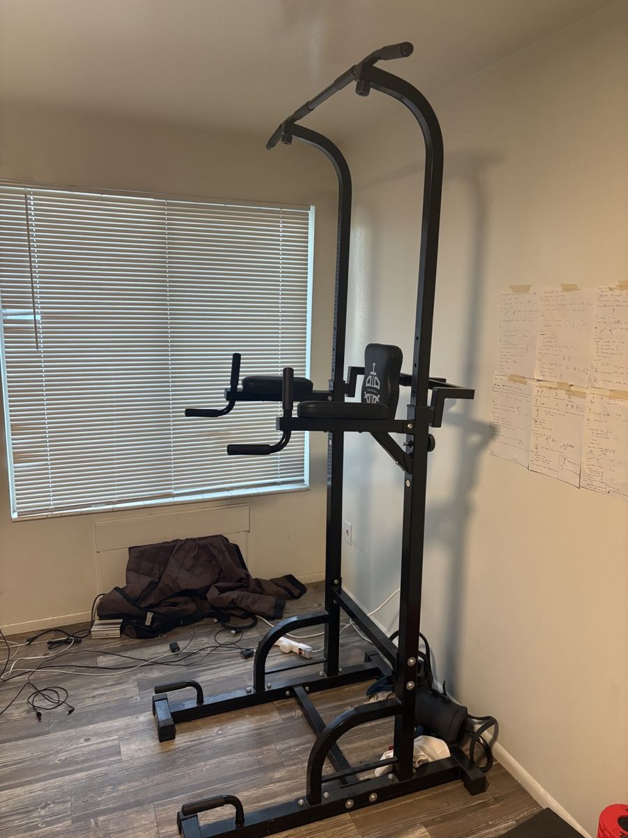 Full size pull up bar
