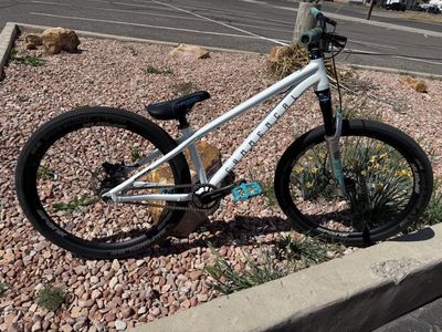2025 Commencal Absolut RS Dirt Jumper