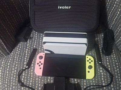 Nintendo Switch Oled with Tv Dock & Travel case! trades considered~