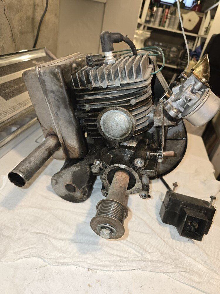 Tecumseh 5 hp 2 cycle snowblower engine.