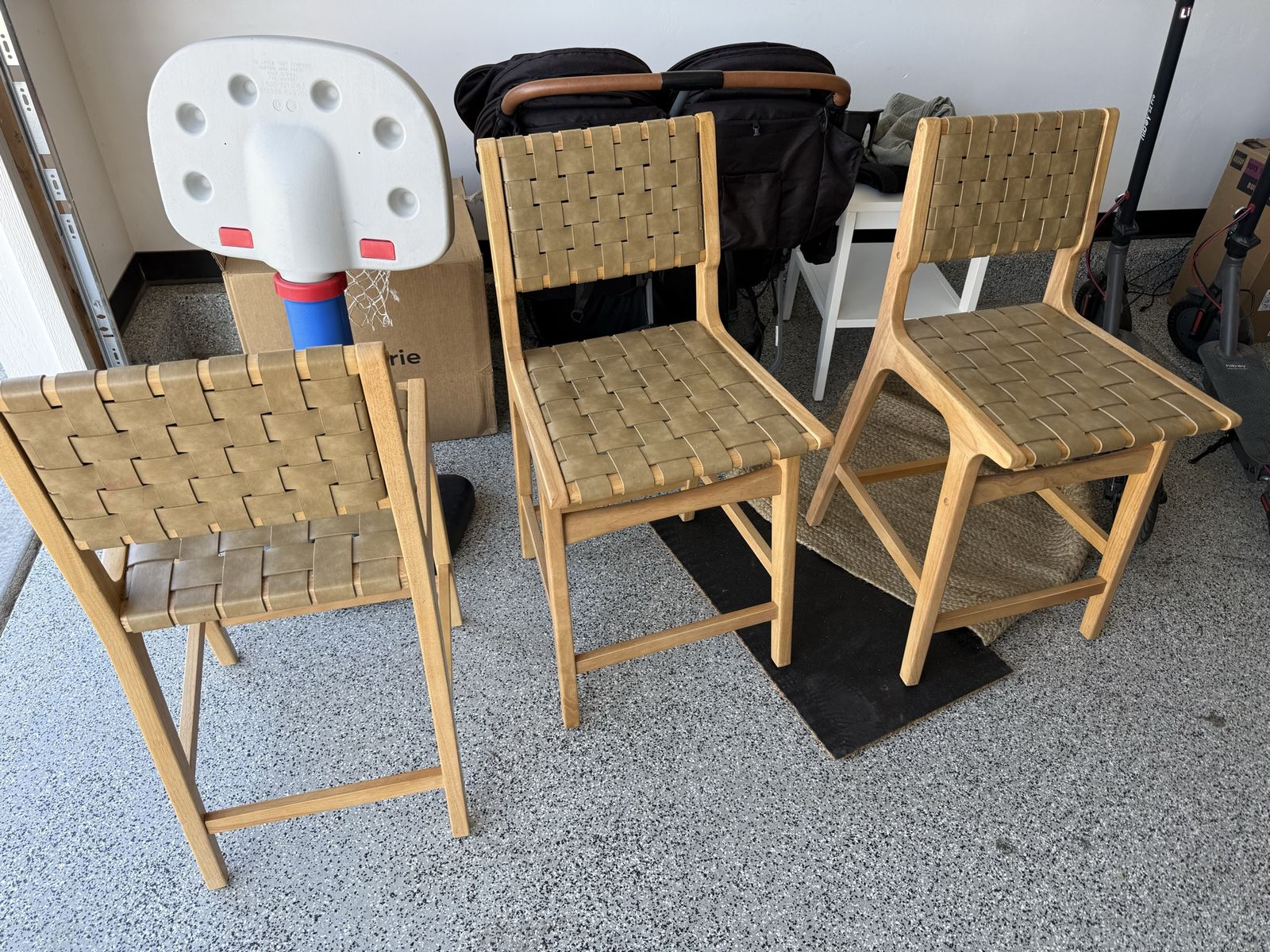 Bar stool / counter stool $150
