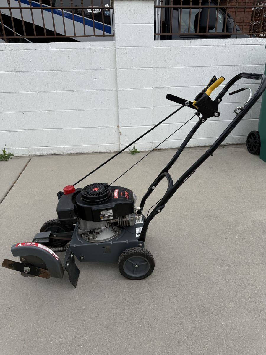 Craftsman 3.5hp gas powered lawn edger.