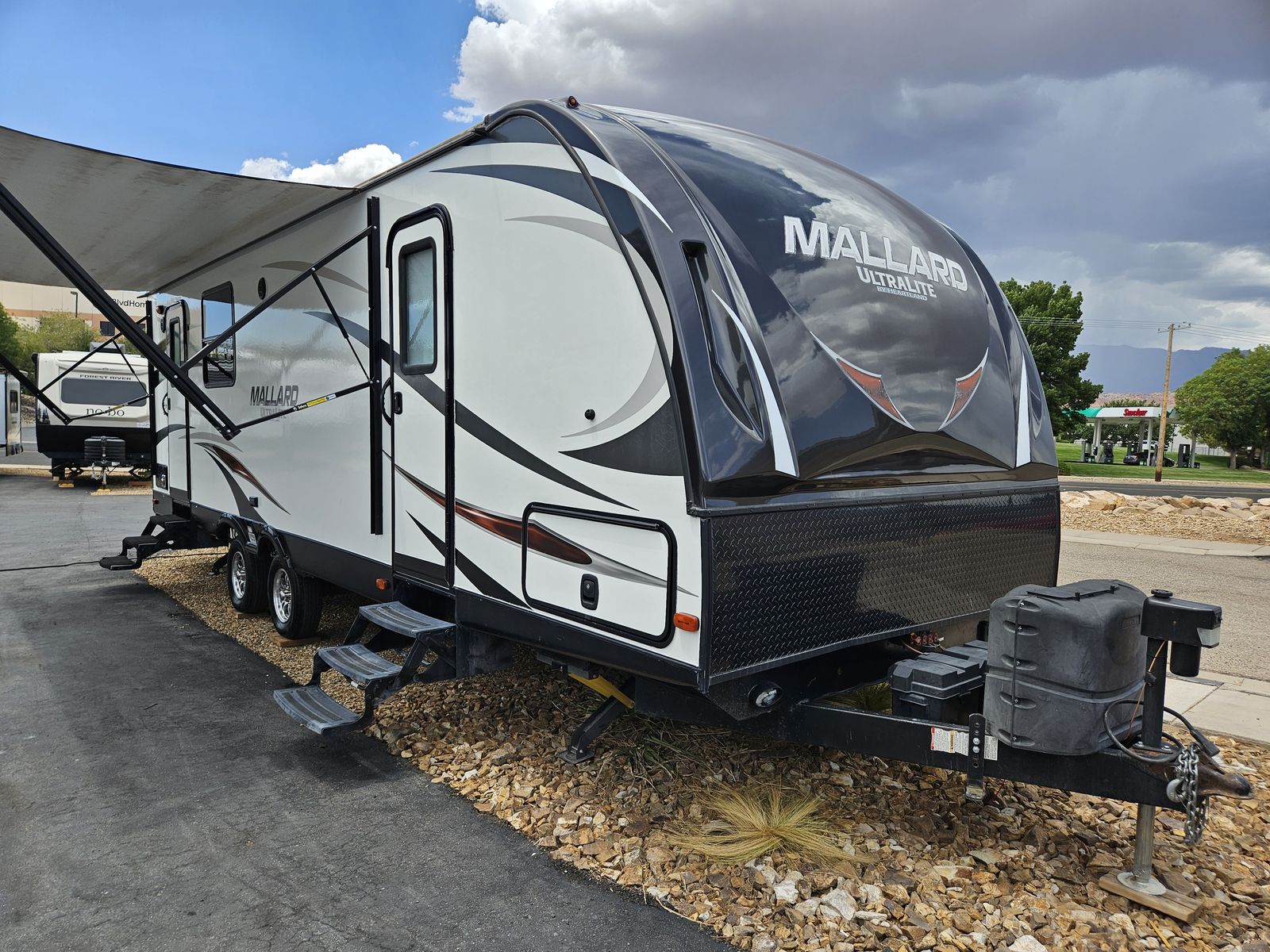 2017 Heartland Mallard IDM25 Electric Slide Out Travel Trailer! Mechanic Inspected and Ready to Camp! Clean Title!