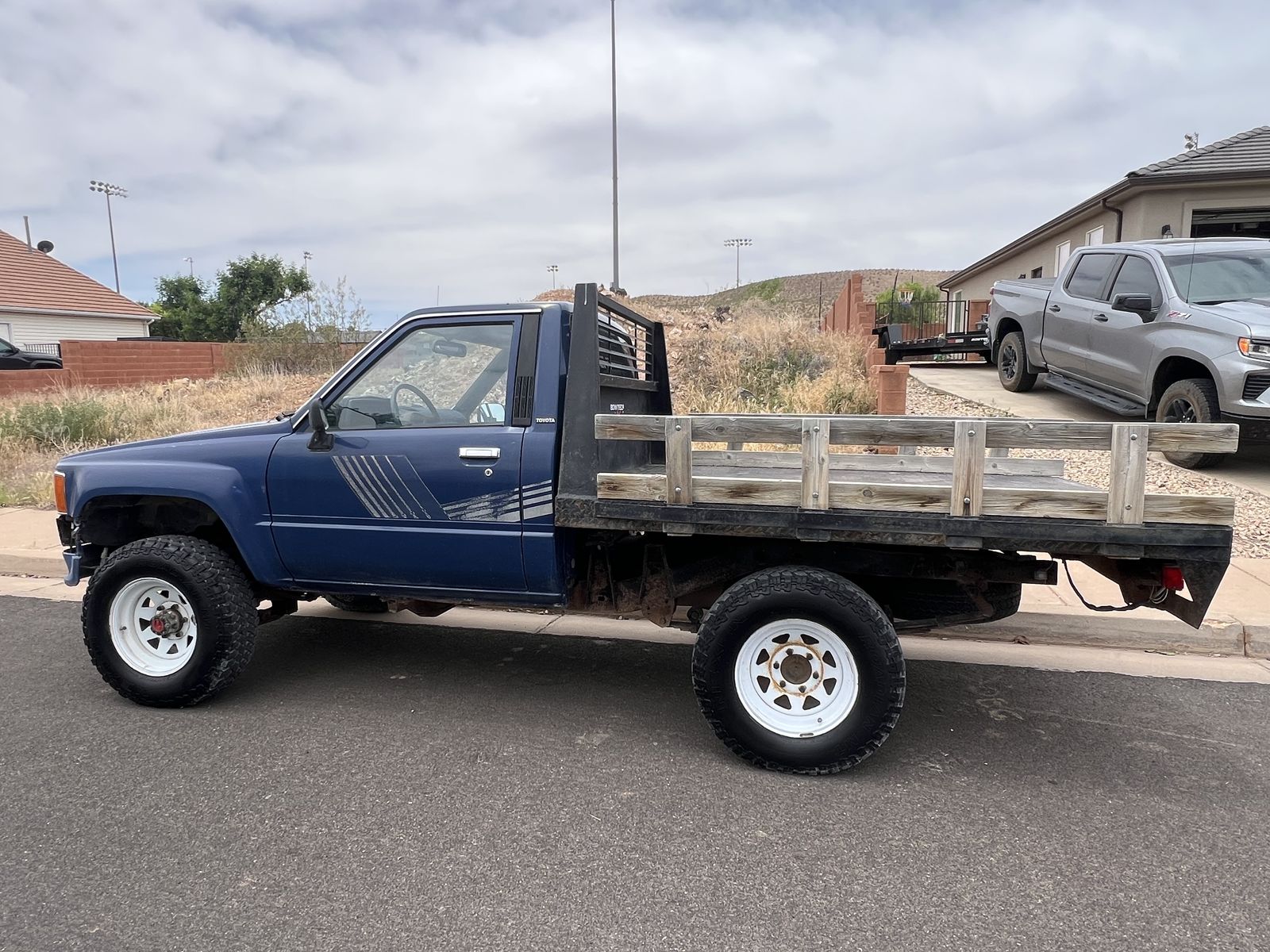 1987 Toyota Pickup Base