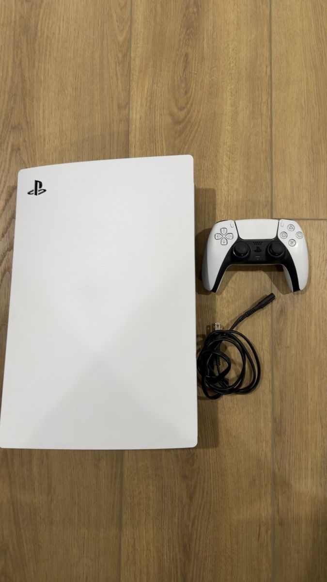 PLAYSTATION 5 DISC VERSION WITH CONTROLLER
