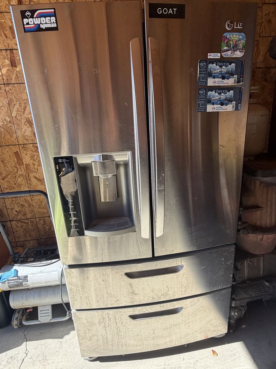 LG refrigerator with duel freezer
