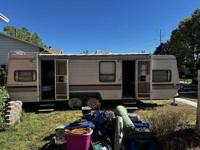 Starcraft 27’ Travel Trailer Bumper Pull - Perfect for Renovation Project