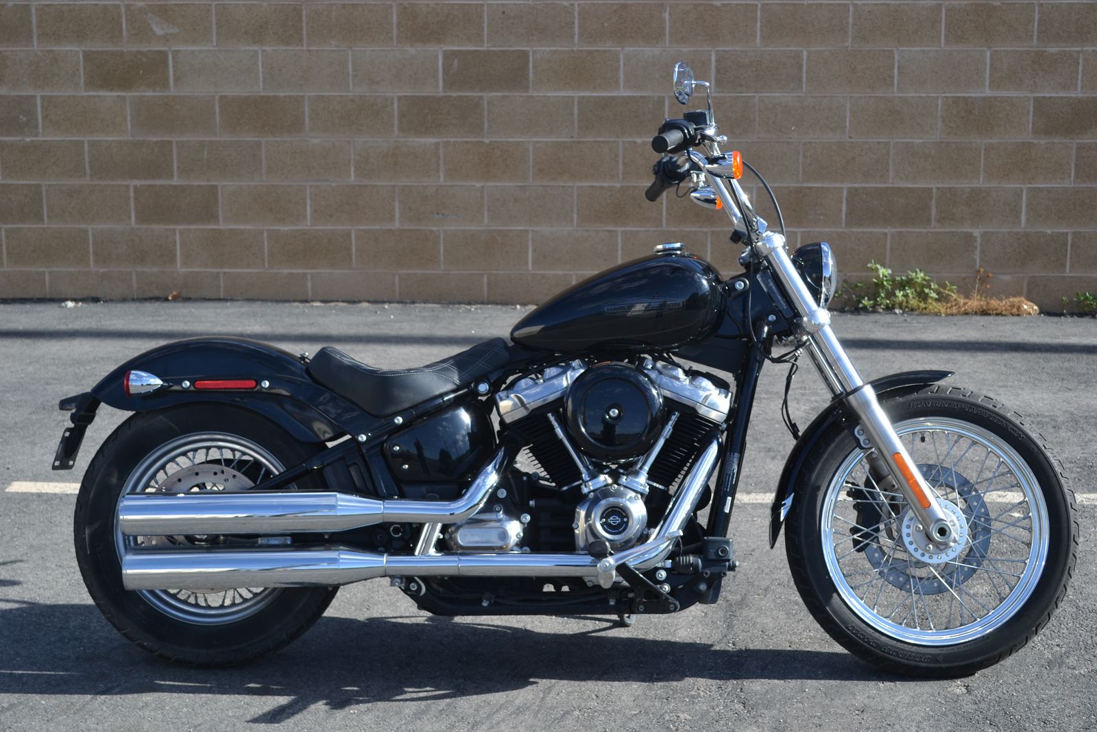 2020 Harley Davidson Softail Standard 107 - LOW MILES - Chrome street bob