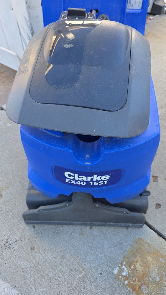 NEW Clarke EX40 16ST Commercial Carpet Cleaner Extractor - 16 Gallon new, never used, from pallet auction. missing tank.