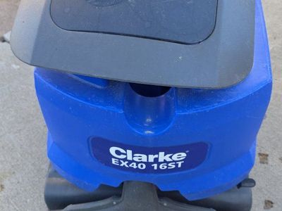 NEW Clarke EX40 16ST Commercial Carpet Cleaner Extractor - 16 Gallon new, never used, from pallet auction. missing tank.