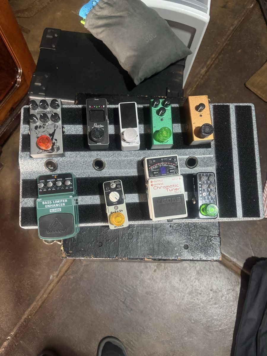 Guitar Pedalboard with Multiple Effects and Tuner Pedals
