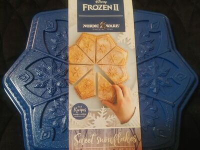 Bake ware, snowflake New
