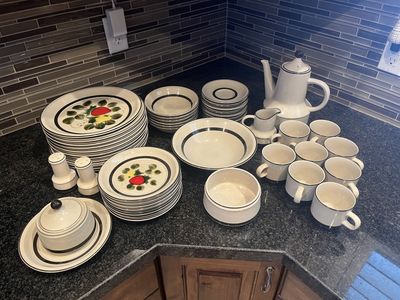 Vintage 1971 Strawberries Stoneware Dinneware