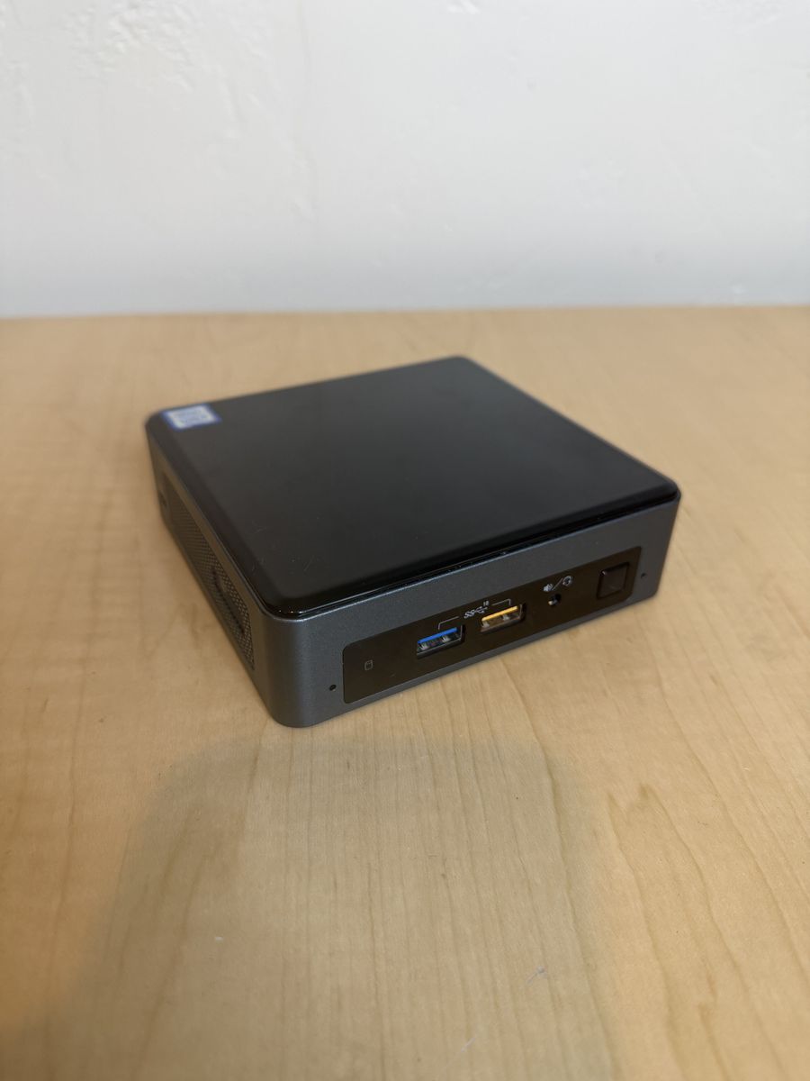Intel NUC NUC8i5BEK Mini Computer