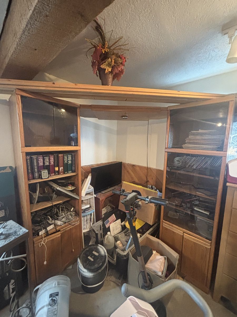 Entertainment center