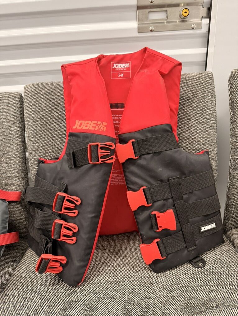 Life Vests / PFDs - Various Sizes and Brands