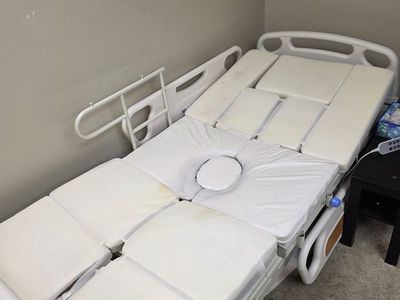 Hospital bed with 5 functions, Lateral tilting, Remote
