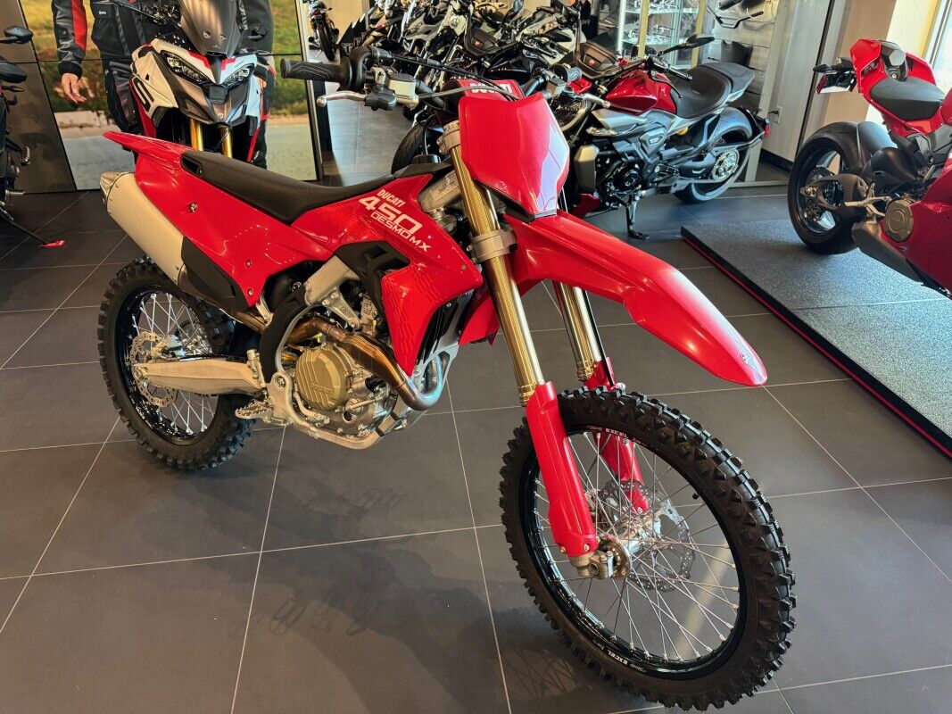 2026 Ducati Desmo450 MX