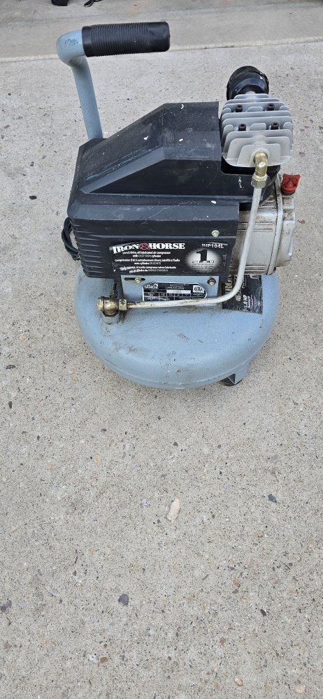 Iron Horse 1 HP 125 PSI Air Compressor - Portable, Electric, 120V