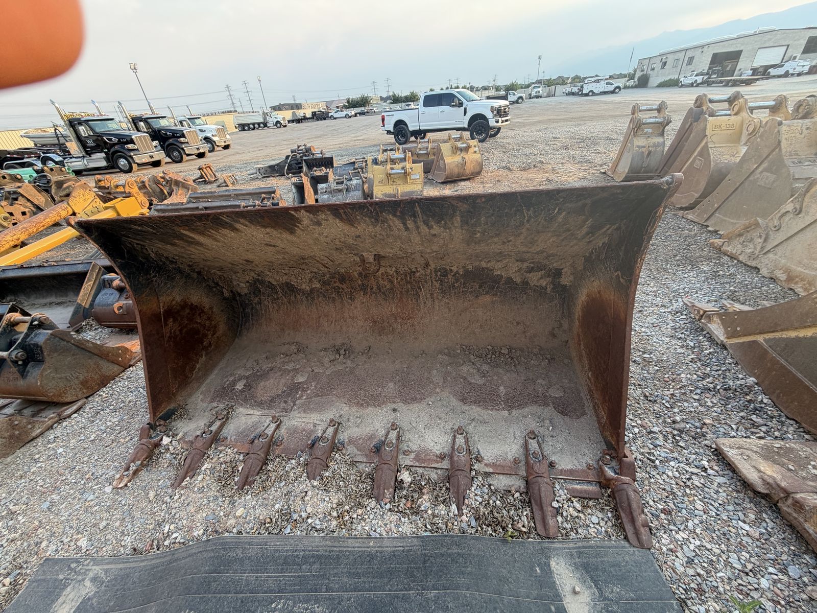 Komatsu WA320 Bucket and Forks