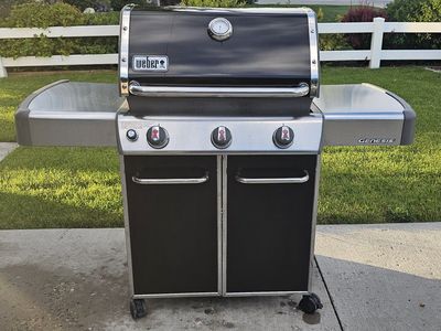 Weber Genesis E-310 3-Burner Propane Gas Grill
