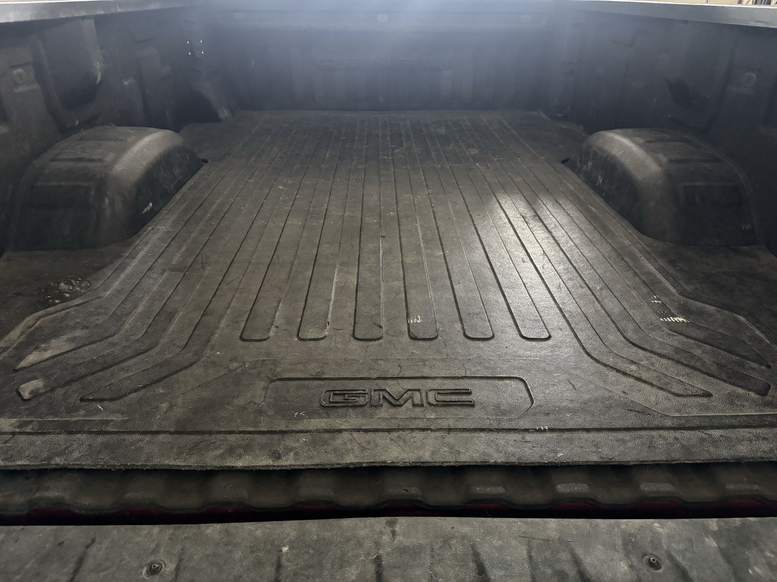 TRUCK BED MAT 8 FOOT - GMC LOGO