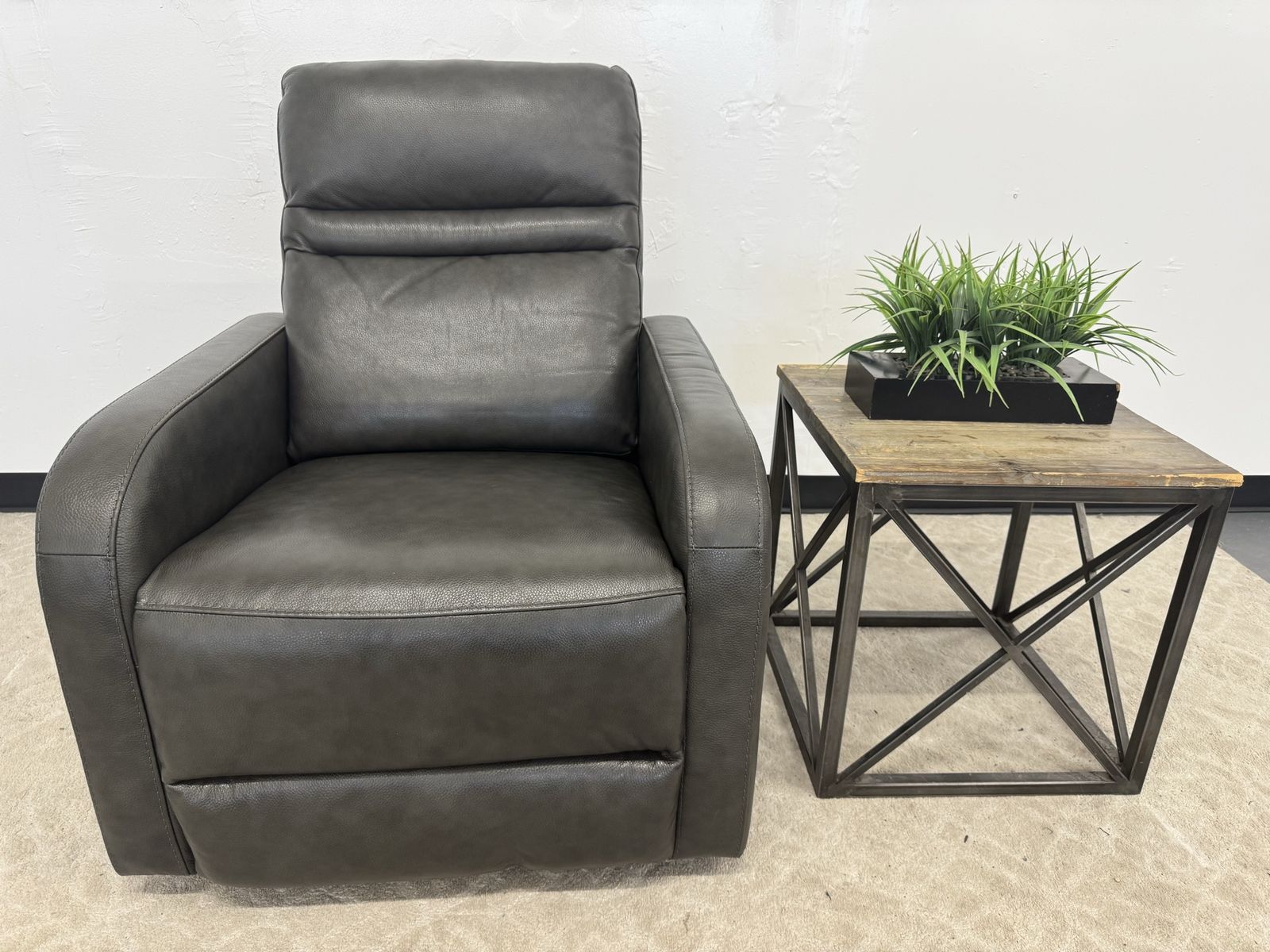 GRAY COSTCO LEATHER POWER ROCKING RECLINER CHAIR
