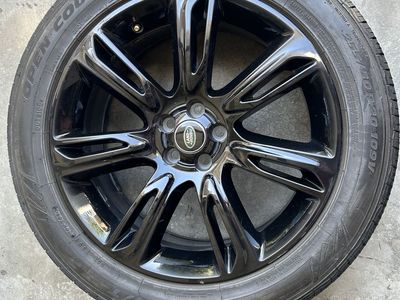 OEM Land Rover Wheels & 255/50R20 109V