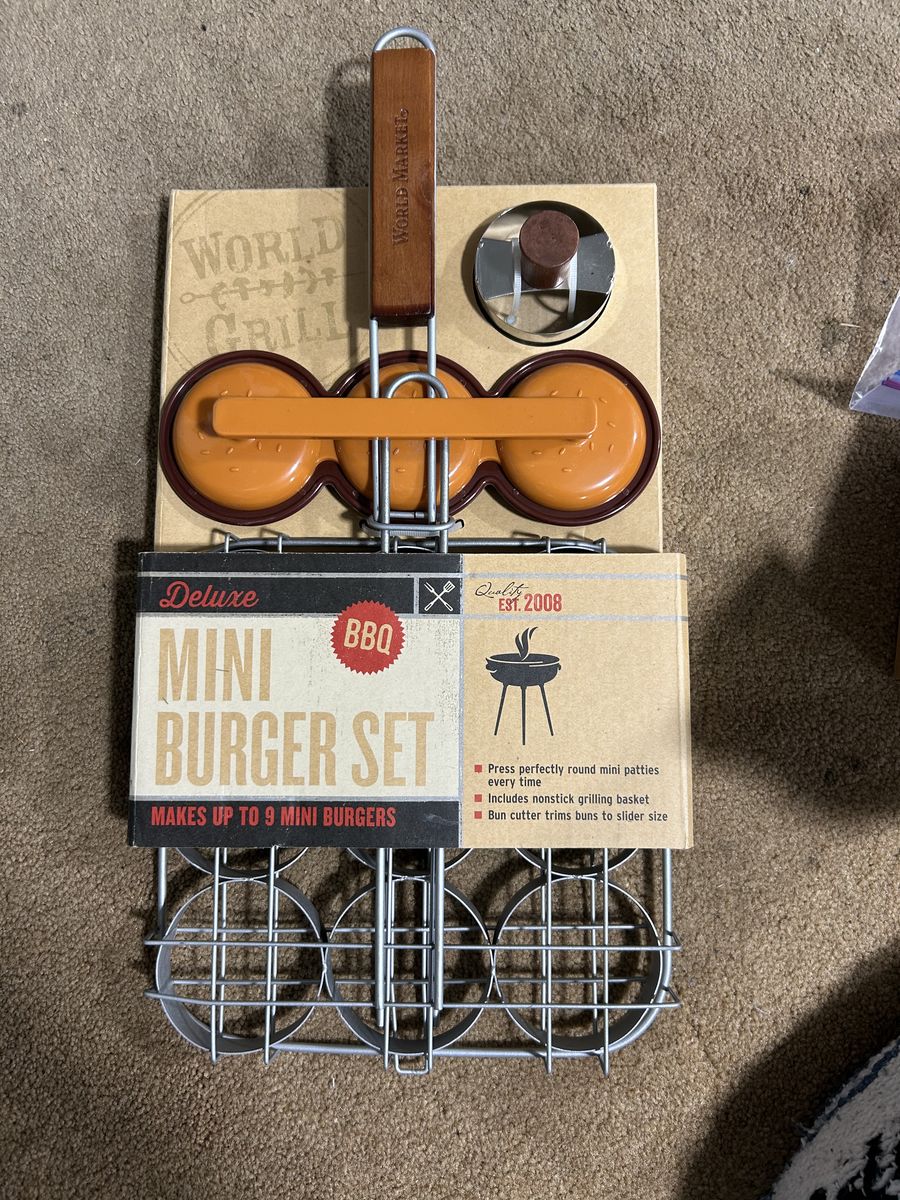 New World Market Deluxe Mini Burger BBQ set