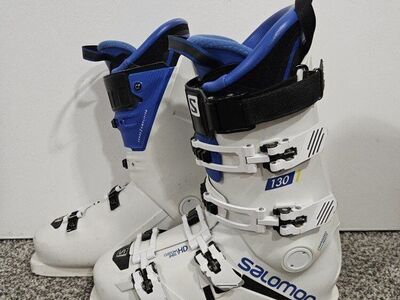 Salomon Ski Boots - 130 flex - 26/26.5