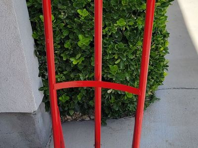 700 lb capacity hand truck from Harbor Freight