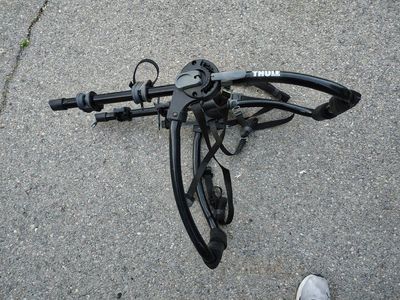 Thule Gateway Pro trunk 2 bike rack.with Cable loc