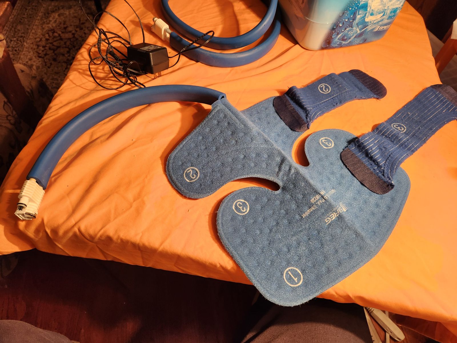 Breg Polar Care Cube orthopedic cooler and pad.  Works great for injuries of all kinds.