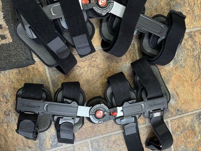 Pair of Breg T Scope Premier Hinged Knee Braces